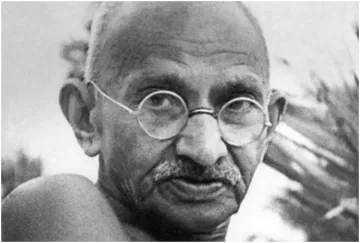 "महात्मा गांधी 1947 में RSS शाखा गए और स्वयंसेवकों के अनुशासन की प्रशंसा की"- India TV Hindi