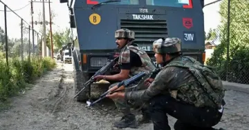 2 terrorists killed, another held in encounter with security forces in J-K's Poonch- India TV Hindi