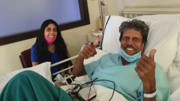 Chetan Sharma shares first photo of Kapil Dev from hospital- India TV Hindi