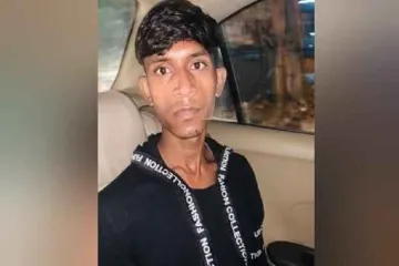 Delivery boy sells phone, updates delivered , arrested- India TV Hindi