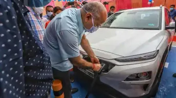Over 3000 electric vehicles registered in Delhi- India TV Hindi