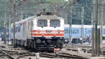 Railway makes record constructs railway track of 69 km in andhra pradesh । रेलवे ने बनाया कीर्तिमान!- India TV Hindi
