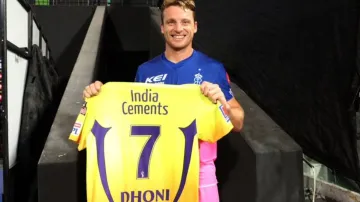 Dhoni gifted Jos Buttler his 200th IPL jersey as a reward CSK vs RR - India TV Hindi