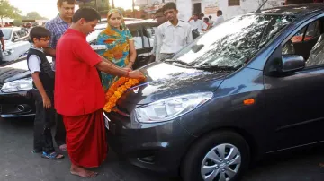 SIAM said Passenger vehicle sales in India rise 26 pc in Sept- India TV Paisa