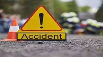 road accident in ballia । यूपी के बलिया में दर्दनाक हादसा, कार की टक्कर से बाइक सवार 3 लोगों की मौत,- India TV Hindi