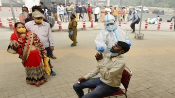 <p>New Delhi: A health worker conducts COVID-19 RAT test at...- India TV Hindi