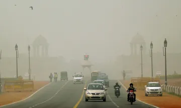 Delhi Air Quality Improves To Moderate Category Amid Strong Winds- India TV Hindi