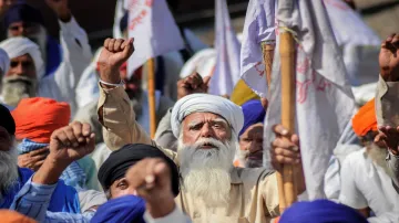 <p>Amarinder slams Khattar govt for stopping farmers...- India TV Hindi