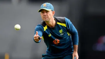 Ricky Ponting pain while throwing down Steve Smith, Justin Langer gave information- India TV Hindi