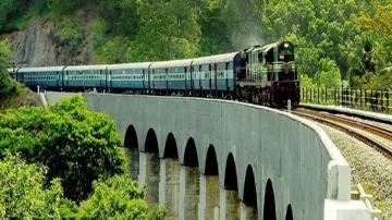 Cyclone nivar impact Indian Railways cancels trains list Cyclone Nivar की वजह से कई और ट्रेनें आंशि- India TV Hindi