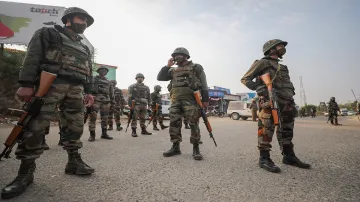 जम्मू-कश्मीर: सुरक्षाबलों के साथ मुठभेड़ में 4 आतंकवादियों का खात्मा- India TV Hindi