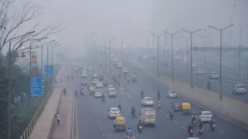 दिल्ली में खतरे की घंटी, वायु गुणवत्ता में पराली जलाने से भारी नुकसान- India TV Hindi