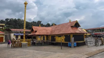 39 people including pilgrims, police and temple employees test COVID positive in Sabarimala- India TV Hindi