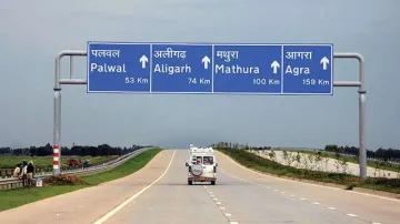 <p>Yamuna Expressway</p>- India TV Hindi