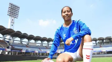 <p>महिला फुटबॉलर बाला...- India TV Hindi