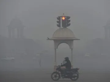 Delhi witnesses lowest temperature this season so far- India TV Hindi