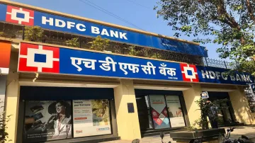 RBI asks HDFC Bank to stop digital activities, sourcing new credit card customers- India TV Paisa