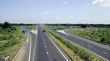 gorakhpur link expressway should be completed on time says cm yogi । गोरखपुर लिंक एक्सप्रेस-वे का का- India TV Hindi