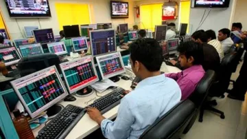Sensex jumps over 250 pts in early trade; Nifty tops 13,550- India TV Paisa