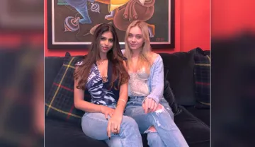 suhana khan shares picture with friend - India TV Hindi