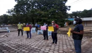 <p>Students of Hyderabad University opposed the Quarantine...- India TV Hindi