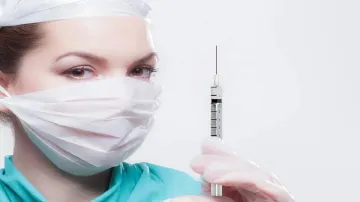 Covishield कोरोना वैक्सीन की कीमत होगी मात्र 200 रुपए, कंपनी ने दी जानकारी- India TV Hindi