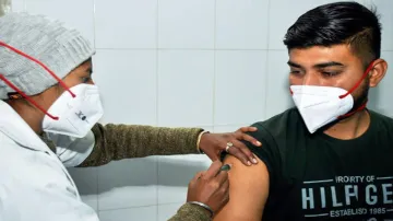 यहां इन अस्पतालों में लगेगा कोरोना वायरस का टीका, जारी हुई लिस्ट- India TV Hindi