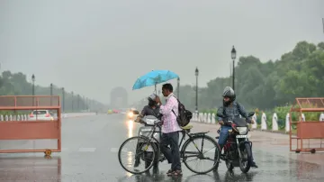 Rains drench Delhi for second consecutive day- India TV Hindi