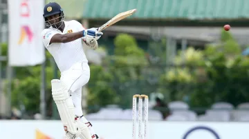 Sri Lanka vs England 1st Test Mark Wood bowls a 91MPH ripper, breaks Angelo Mathews bat into two pie- India TV Hindi