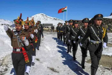 Indian Army on Face-Off With Chinese Army At Nakula Area of North Sikkim- India TV Hindi