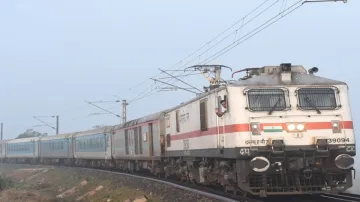 रेलवे ने जारी किया अलर्ट, नही मानी बात तो होगा नुकसान- India TV Hindi