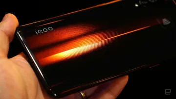 iQOO 7 with Snapdragon 888, triple rear cameras launched- India TV Paisa