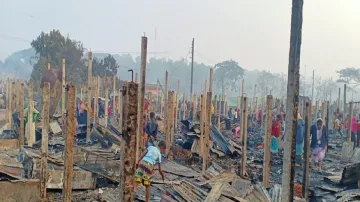 रोहिंग्या शरणार्थियों की 500 से ज्यादा झोपड़ियां आग में तबाह, 150 दुकानें भी जलीं- India TV Hindi