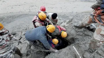 चमोली तबाही: मृतकों के परिजनों को 6 लाख, घायलों को 50 हजार रुपए मुआवजे का ऐलान- India TV Hindi