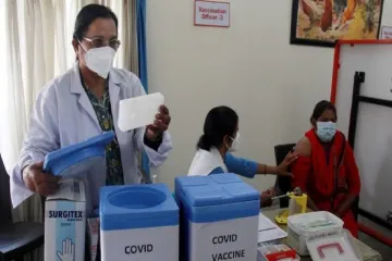 Delhi Covid vaccination count touches 1 lakh mark coronavirus latest update news- India TV Hindi