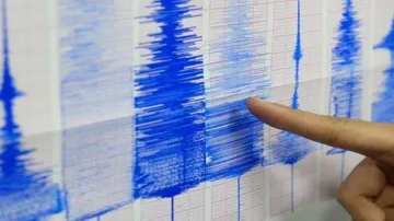 कई देशों में सुनामी की चेतावनी जारी, ऑस्ट्रेलिया-न्यूजीलैंड में 7.7 तीव्रता का जबरदस्त भूकंप- India TV Hindi
