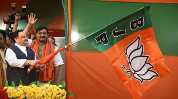बीजेपी अध्यक्ष जेपी नड्डा ने बंगाल में BJP की ‘परिवर्तन यात्रा’ को झंडी दिखा रवाना किया - India TV Hindi