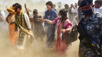 Priyanka Gandhi meets boatmen and their families, who were allegedly harassed by local police few we- India TV Hindi