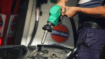 पेट्रोल-डीजल के दाम कम करने को लेकर एक्शन में सरकार, उठाया यह बड़ा कदम- India TV Paisa