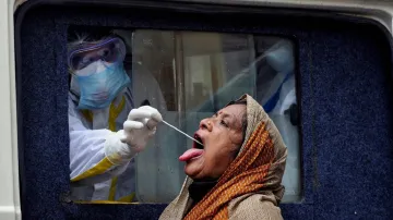 केरल में कोरोना वायरस के 5471 नए केस, 16 मरीजों की मौत- India TV Hindi
