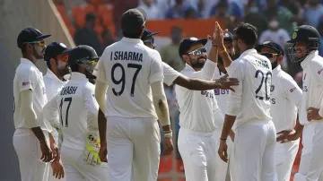 Bumrah-Ishant complaining to Virat Kohli for not getting bowling in third Test match- India TV Hindi