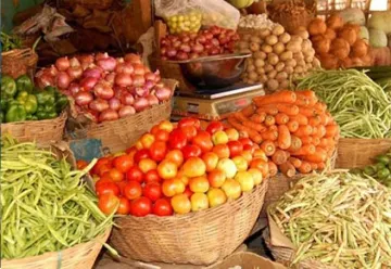 <p>40 प्रतिशत तक फल सब्जी...- India TV Paisa