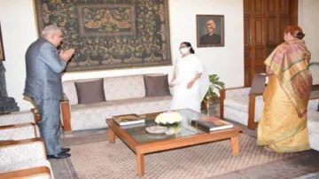 West Bengal Chief Minister Mamata Banerjee called on Governor Jagdeep Dhankhar at Raj Bhawan on Thur- India TV Hindi