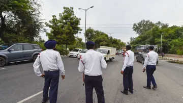 चेतावनी! लाइसेंस जब्त हो जाएगा और कटेगा भारी चालान, अगर गाड़ी में किया यह काम- India TV Paisa