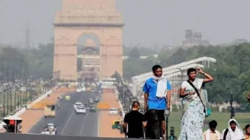 दिल्ली: गुरुवार साल का सबसे गर्म दिन, तापमान 33.9 डिग्री तक पहुंचा- India TV Hindi