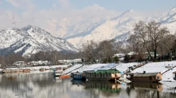 IMD predicts snow or rain in jammu kashmir ladakh for next four days इन दो प्रदेशों में 4 दिनों तक ख- India TV Hindi
