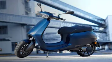 Ola showcases 1st electric scooter, aims 1 cr bikes by 2022- India TV Paisa