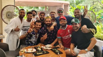 Rishabh Pant and Ravi Shastri share pictures of Indian players after winning first ODI- India TV Hindi