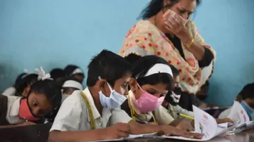 हिमाचल प्रदेश: स्कूल के 158 बच्चे-टीचर-स्टाफ कोरोना पॉजिटिव, मचा हड़कम- India TV Hindi