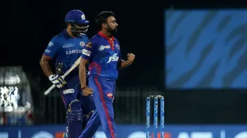 Amit Mishra of Delhi Capitals celebrates the wicket of Rohit Sharma- India TV Hindi